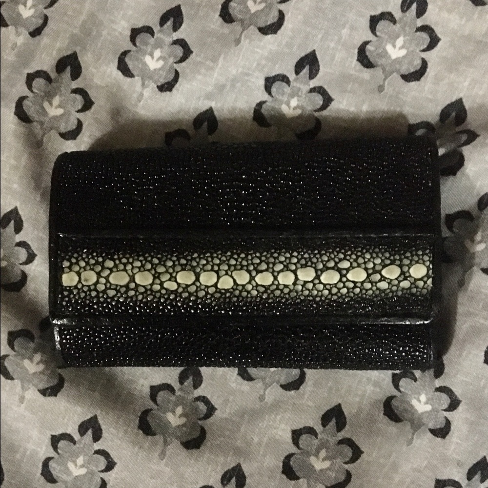 Oceanic stingray key wallet